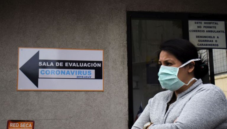 TEMUCO: Personas hacen fila en Hospital Regional de Temuco para